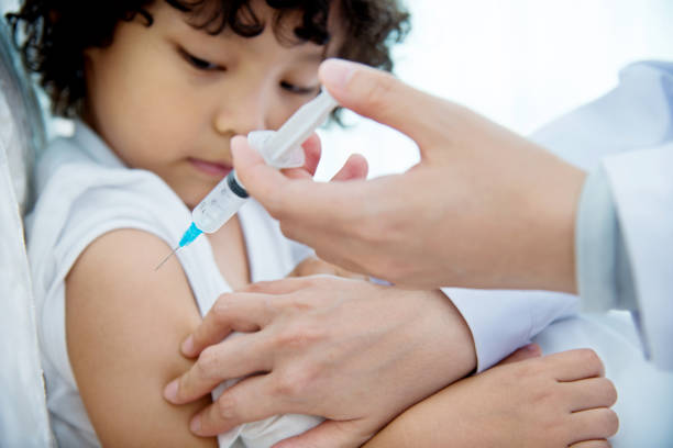 Lo lắng về việc tiêm vaccine Covid-19 cho trẻ