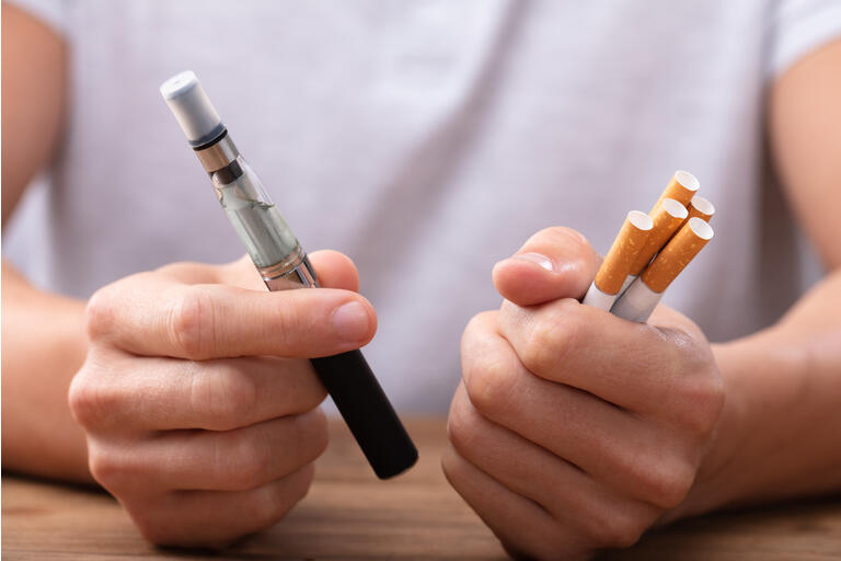Liệu thuốc lá điện tử có ít gây hại hơn thuốc lá thông thường?