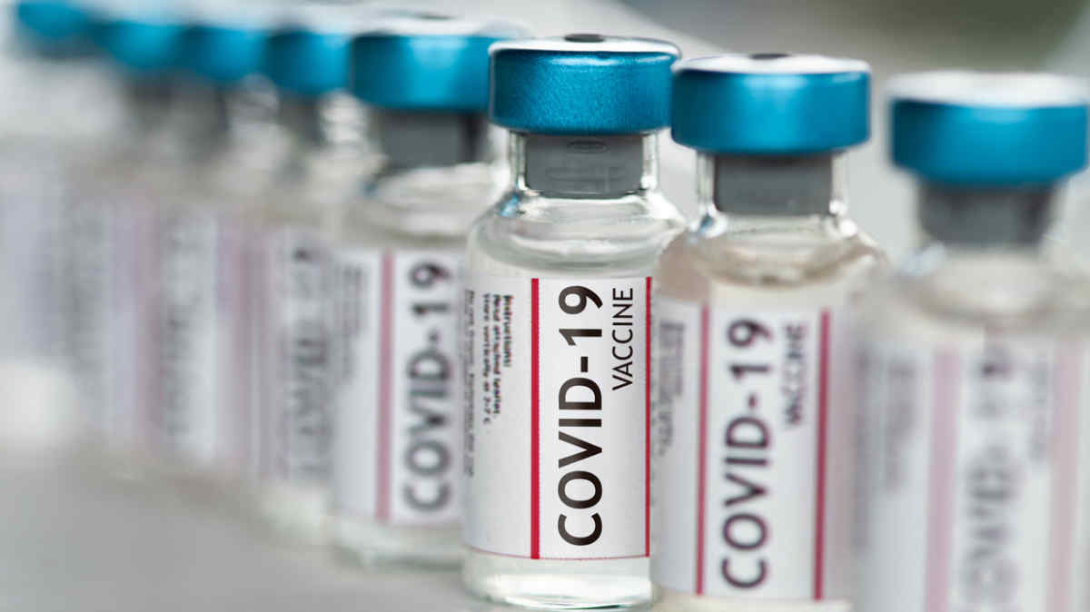 Có cần tiêm mũi 4 vắc-xin COVID-19 để đối phó Omicron không?